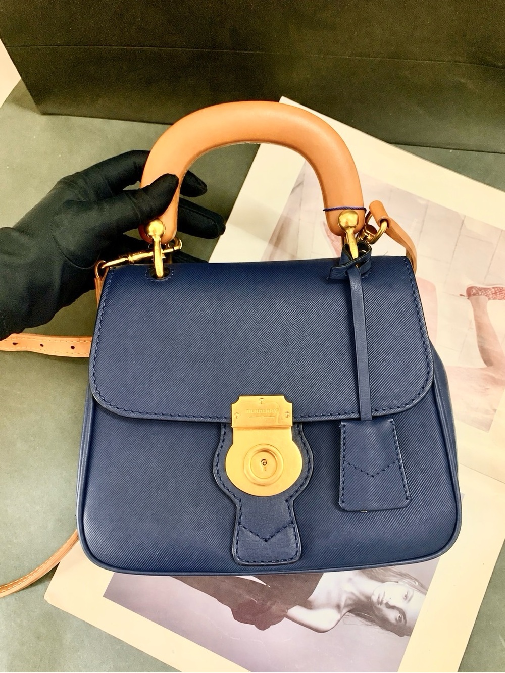 💙Burberry Small DK88 Ink Blue & Tan Leather Top Handle Bag - Picture 2 of 14